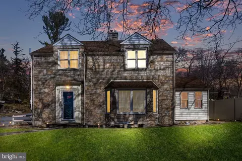301 E 1st St, Everett, PA 15537