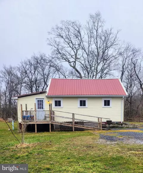 396 Wayne Blvd, Alum Bank, PA 15521