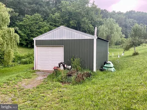 Exterior - 1079 E Mattie Rd, Everett, PA 15537 photo 3 of 4