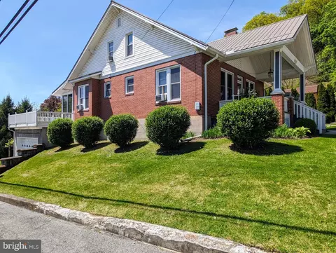 Exterior - 20 W 2nd St, Everett, PA 15537 photo 17 of 21