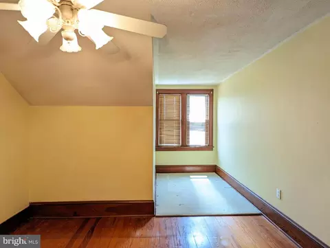 Bedroom - 20 W 2nd St, Everett, PA 15537 photo 5 of 6