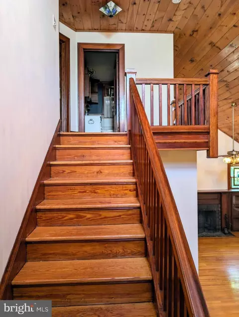 Entry Way - 20 W 2nd St, Everett, PA 15537 photo 10 of 12