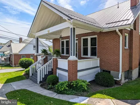 Exterior - 20 W 2nd St, Everett, PA 15537 photo 2 of 21