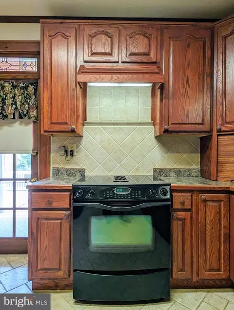 Kitchen - 20 W 2nd St, Everett, PA 15537 photo 6 of 8