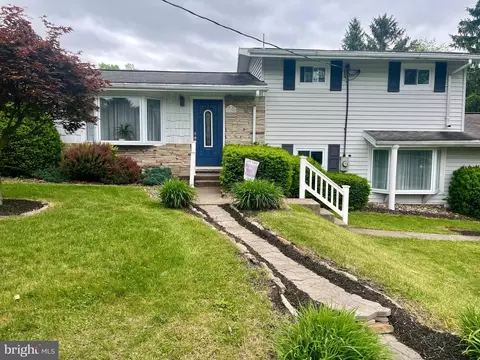 1198 12th St, Saxton, PA 16678