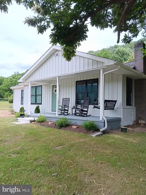 7290 Bedford Valley Rd, Bedford, PA 15522