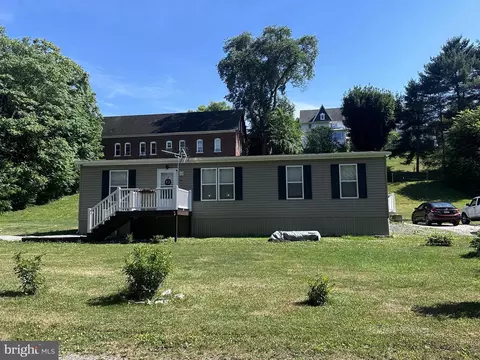805 Branch St, Saxton, PA 16678