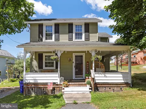 122 W Fifth Ave, Everett, PA 15537 photo 4