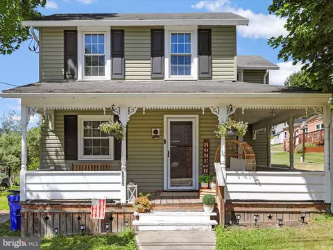 122 W Fifth Ave, Everett, PA 15537 photo 2