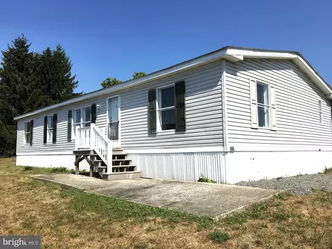 215 Chestnut St, New Paris, PA 15554
