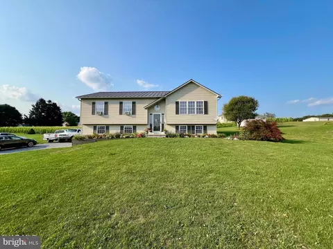 198 State St, Woodbury, PA 16695