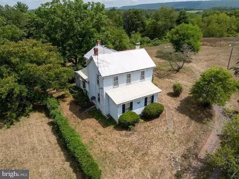 786 Brush Creek Rd, Breezewood, PA 15533