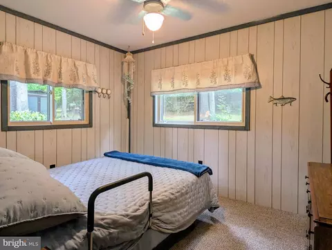 Bedroom - 108 Cove St, Everett, PA 15537 photo 2 of 2