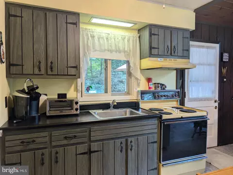 Kitchen - 108 Cove St, Everett, PA 15537 photo 2 of 2