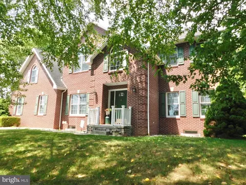 237 Hawthorne Dr, Everett, PA 15537
