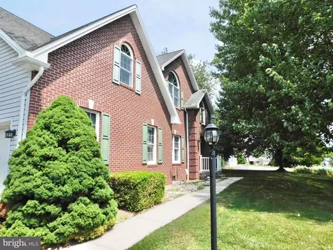 237 Hawthorne Dr, Everett, PA 15537 photo 4