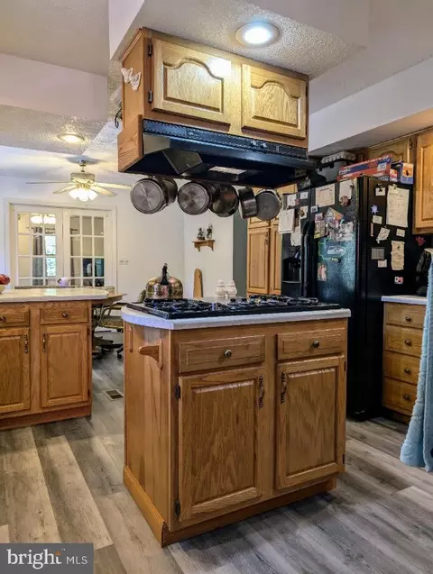 Kitchen - 10859 Clear Ridge Rd, Everett, PA 15537 photo 2 of 7