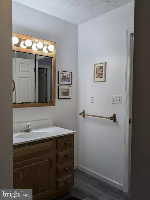 Bath - 10859 Clear Ridge Rd, Everett, PA 15537 photo 1 of 3