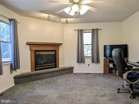 Living - 10859 Clear Ridge Rd, Everett, PA 15537 photo 2 of 4