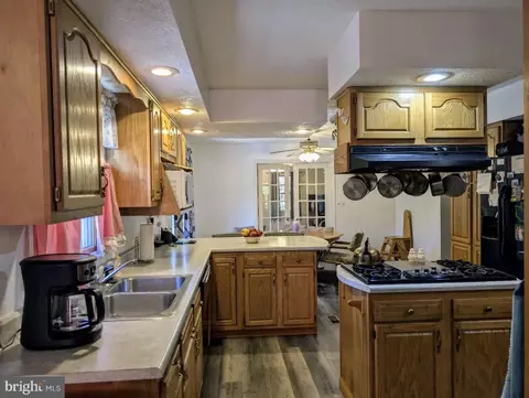 Kitchen - 10859 Clear Ridge Rd, Everett, PA 15537 photo 4 of 7