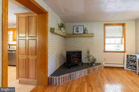 Living - 588 Miller Rd, Schellsburg, PA 15559 photo 3 of 3