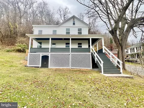 22 N Juniata St, Everett, PA 15537