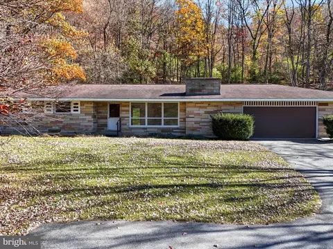 1056 Dark Hollow Rd, Bedford, PA 15522
