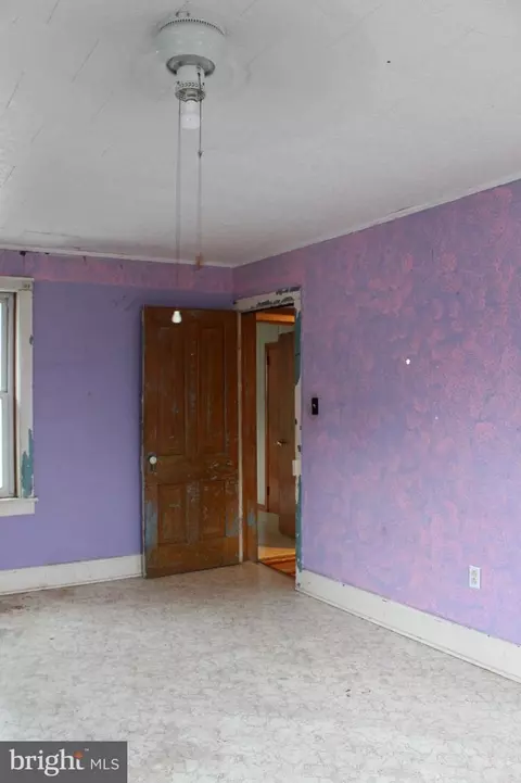 Bedroom - 511 Main St W, Everett, PA 15537 photo 3 of 5