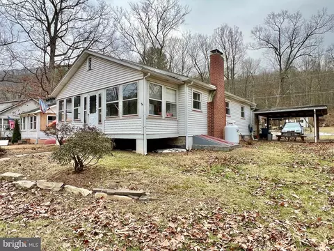 186 Cypher Beach Rd, Hopewell, PA 16650