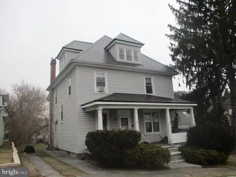 19 Second St W, Everett, PA 15537