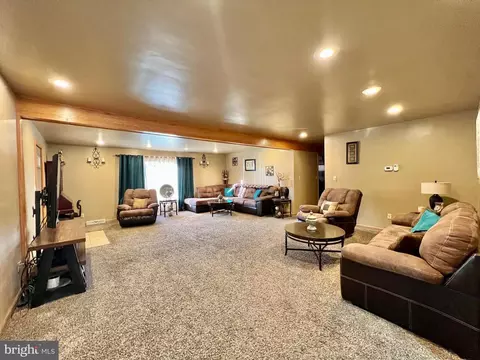 Living - 8452 Black Valley Rd, Everett, PA 15537 photo 2 of 7