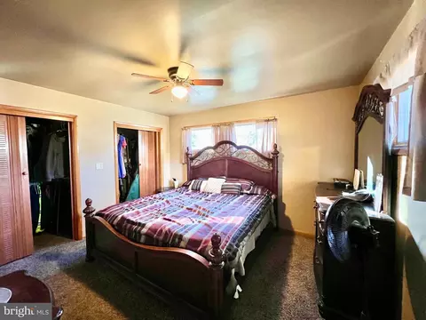 Bedroom - 8452 Black Valley Rd, Everett, PA 15537 photo 2 of 7