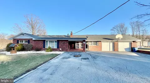 8452 Black Valley Rd, Everett, PA 15537