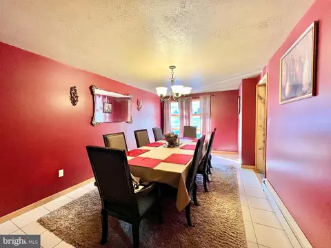 Dining - 8452 Black Valley Rd, Everett, PA 15537 photo 1 of 2