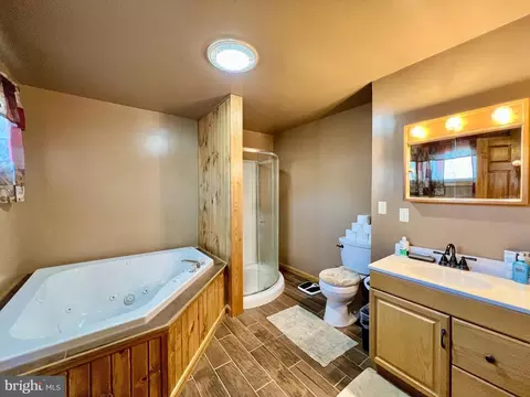 Bath - 8452 Black Valley Rd, Everett, PA 15537 photo 2 of 6
