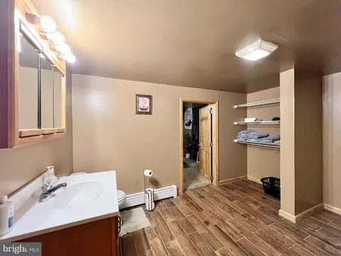 Bath - 8452 Black Valley Rd, Everett, PA 15537 photo 4 of 6