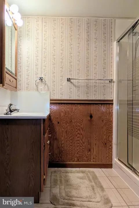 Bath - 226 Locust Dr, Everett, PA 15537 photo 3 of 4