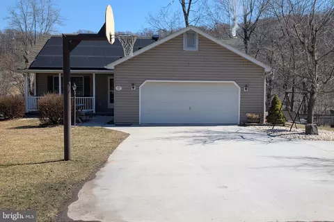 226 Locust Dr, Everett, PA 15537