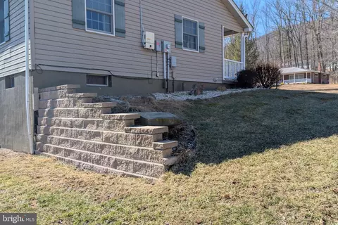 Exterior - 226 Locust Dr, Everett, PA 15537 photo 5 of 8