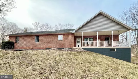 217 Fort Worth Rd, Breezewood, PA 15533
