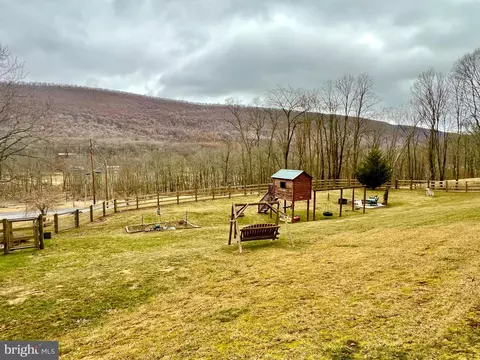 Exterior - 5676 Black Valley Rd, Everett, PA 15537 photo 8 of 10