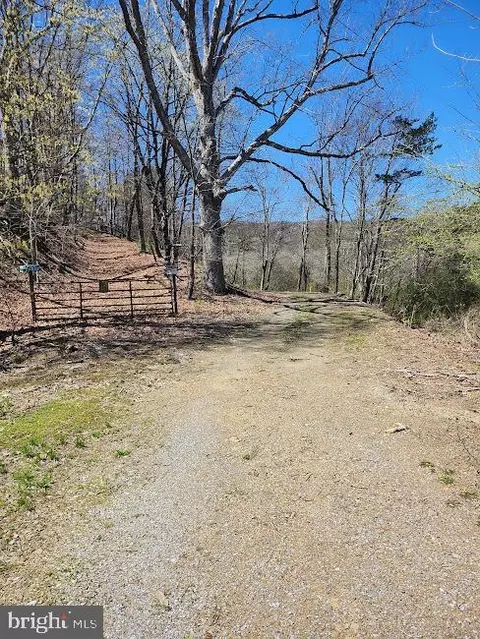495 Ritchey Bridge Road, Everett, PA 15537