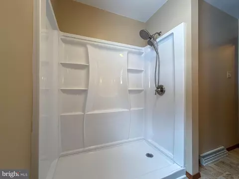 Bath - 6334 Black Valley Rd, Everett, PA 15537 photo 2 of 4