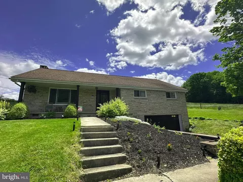2348 Raystown Rd, Everett, PA 15537