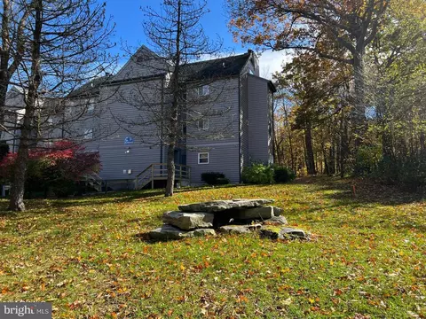 215 E Valley Point Ln #C101, Claysburg, PA 16625