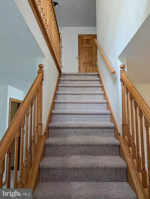 Entry Way - 263 Helixville Rd, Schellsburg, PA 15559 photo 2 of 8