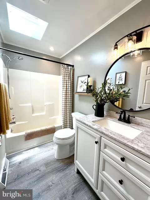 Bath - 110 Mowry Estates Rd, Schellsburg, PA 15559 photo 5 of 6