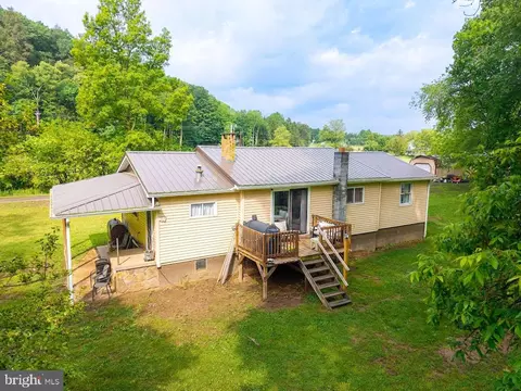 1222 Quaker Valley Rd, New Paris, PA 15554