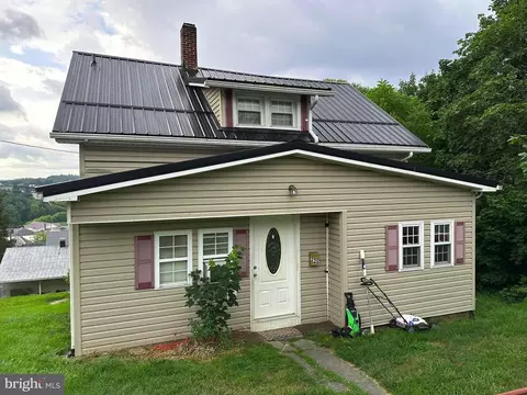 228 E 2nd St, Everett, PA 15537