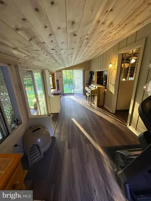 Entry Way - 170 Toth Rd, Schellsburg, PA 15559 photo 2 of 5